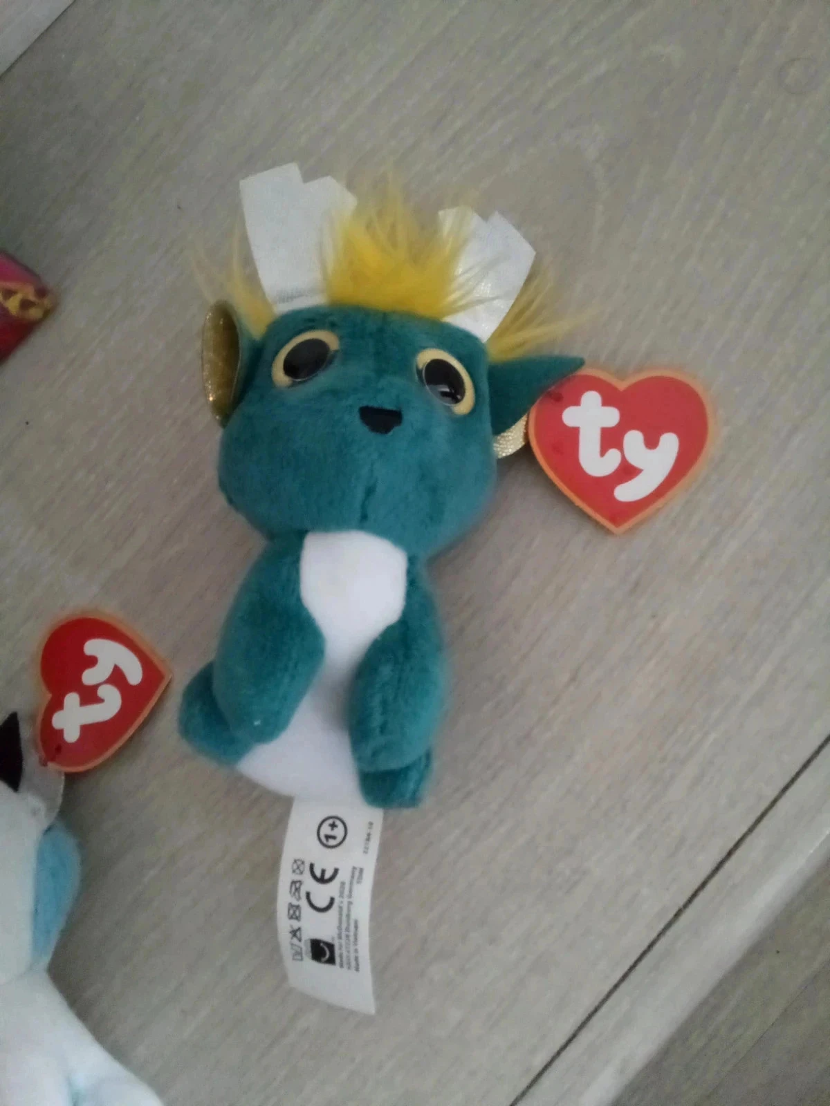Lot livre de contes avec cd et 3 peluches neu.ves – photo 4